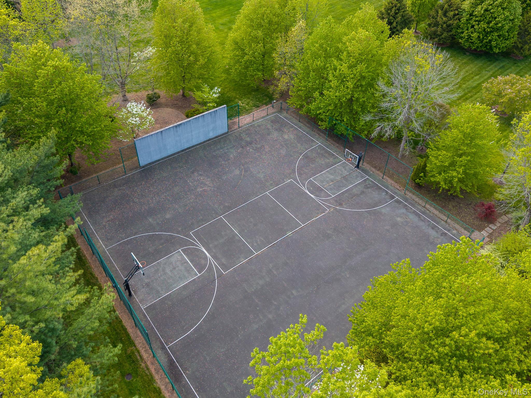 1 Applewood Estate