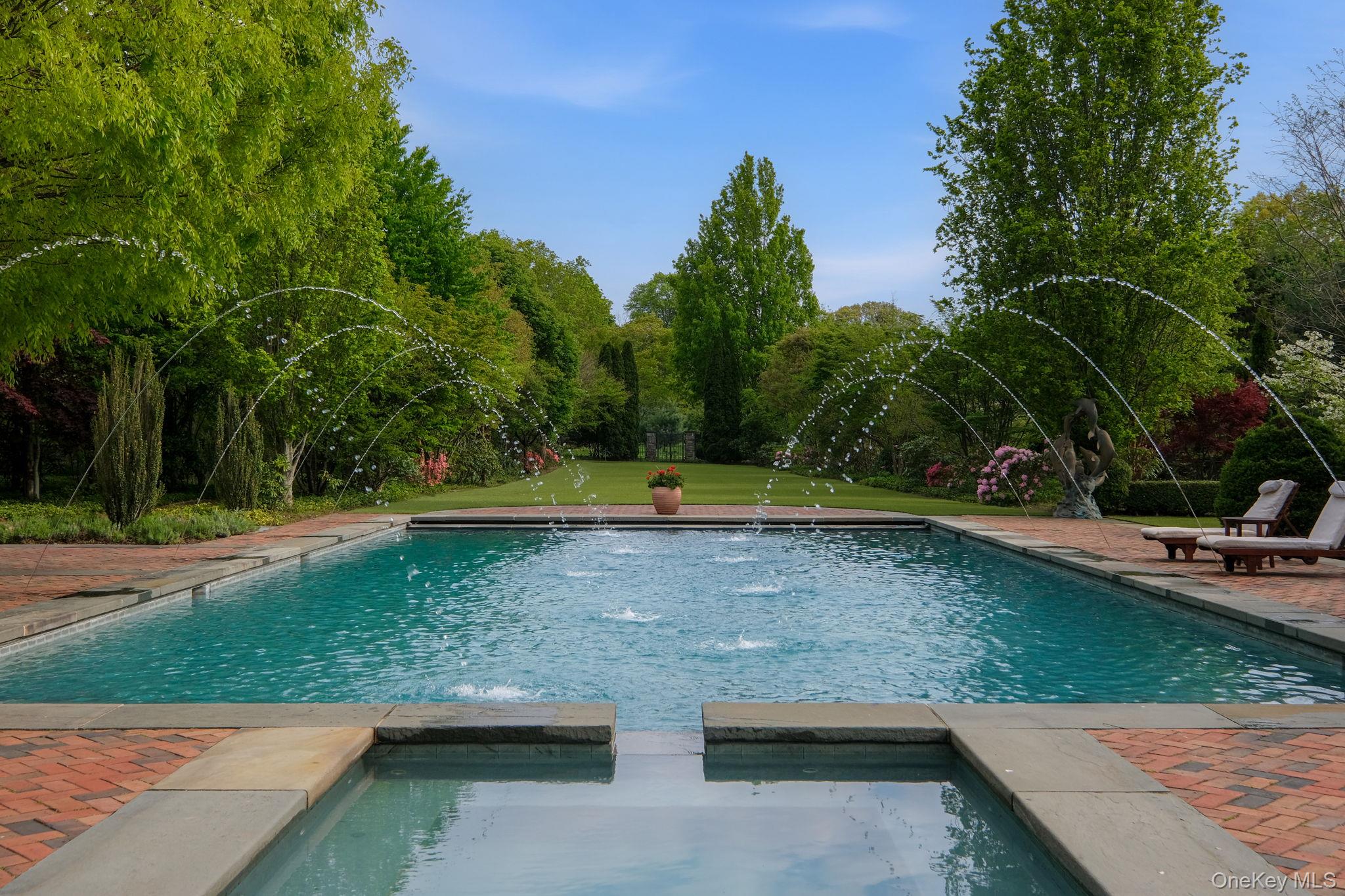 1 Applewood Estate