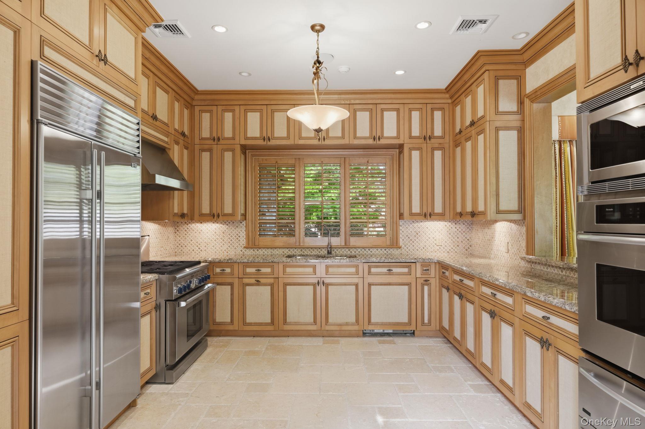 1 Applewood Estate