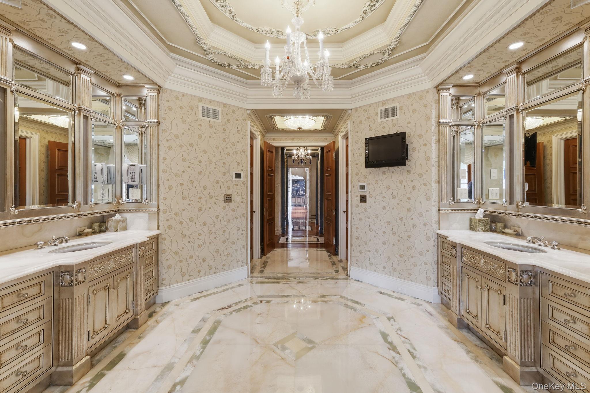 1 Applewood Estate