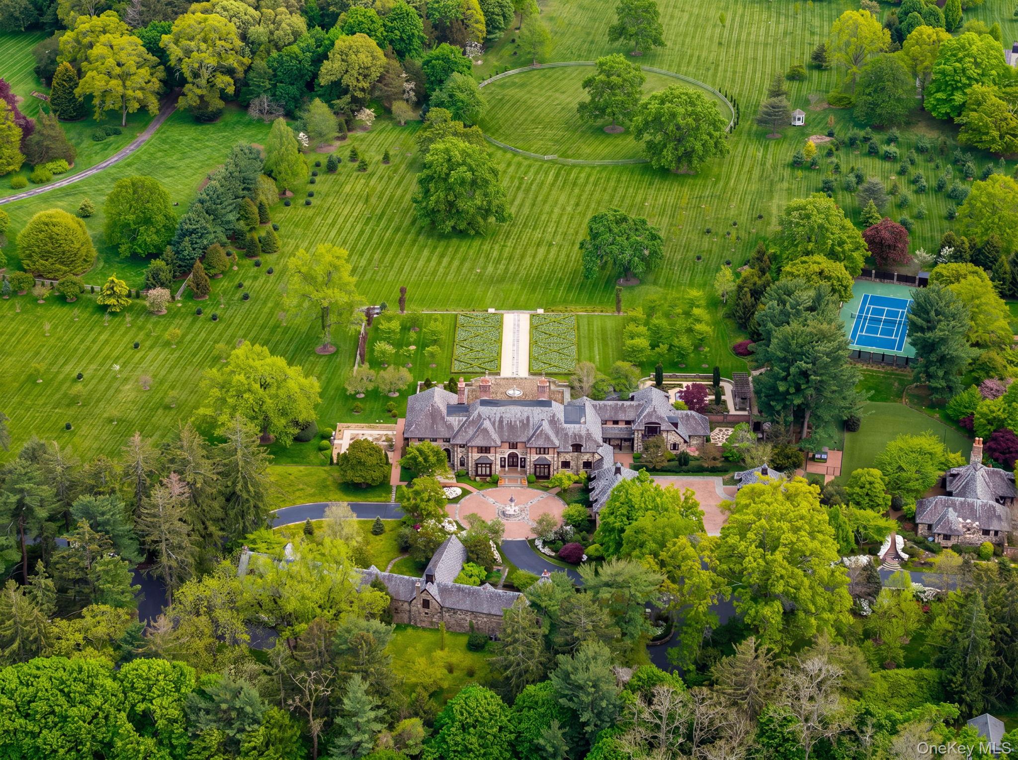 1 Applewood Estate