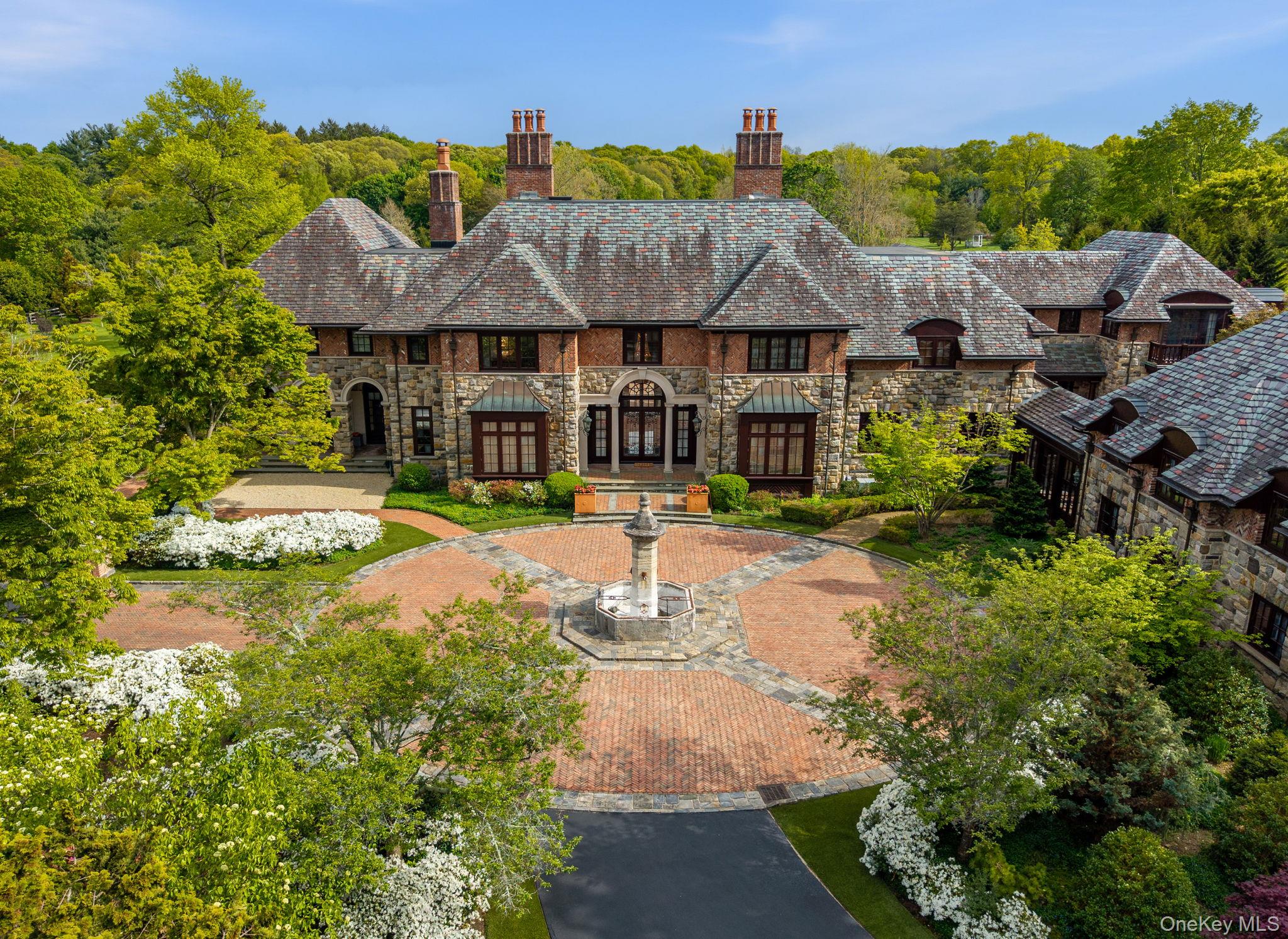 1 Applewood Estate