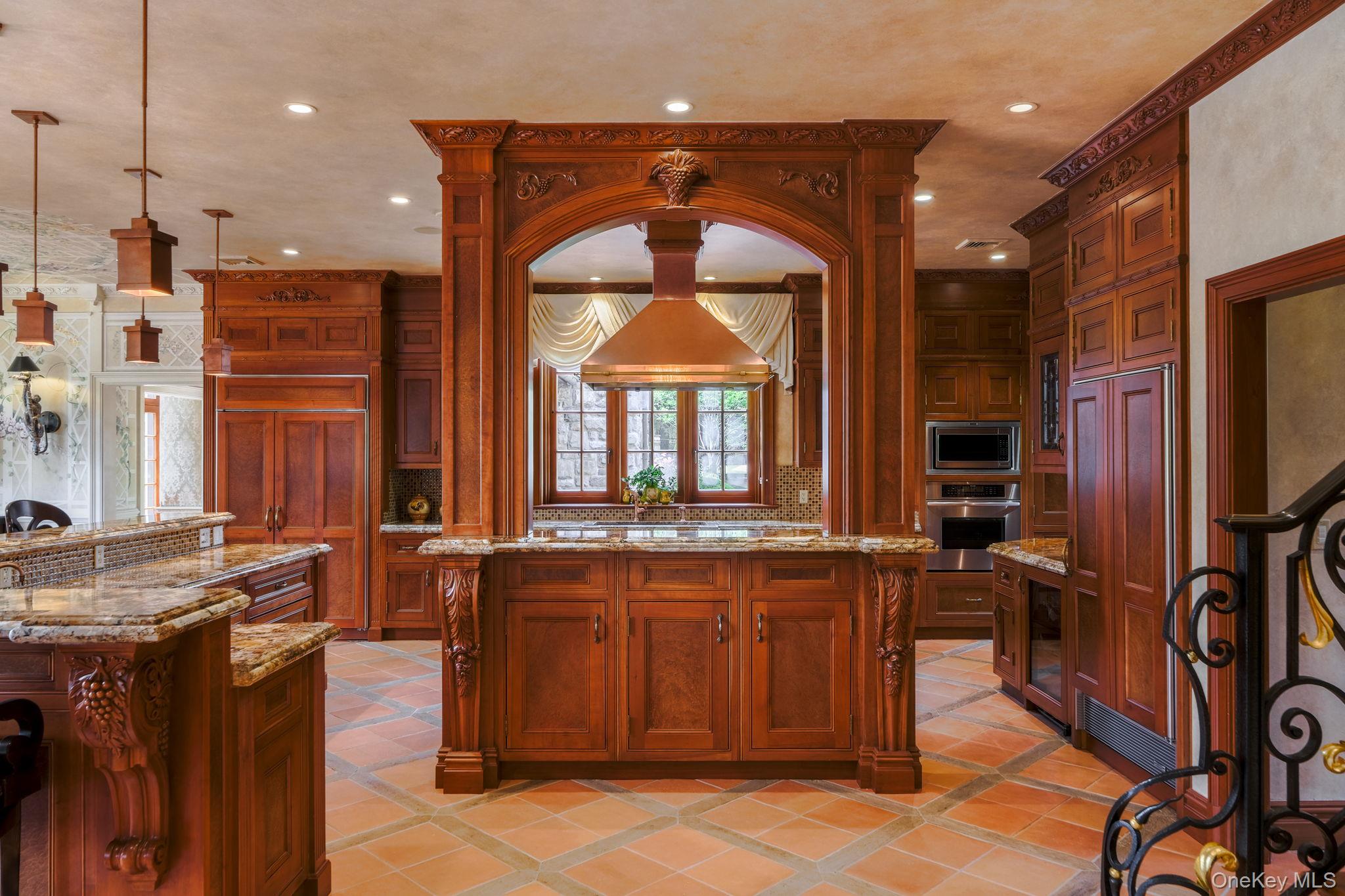1 Applewood Estate
