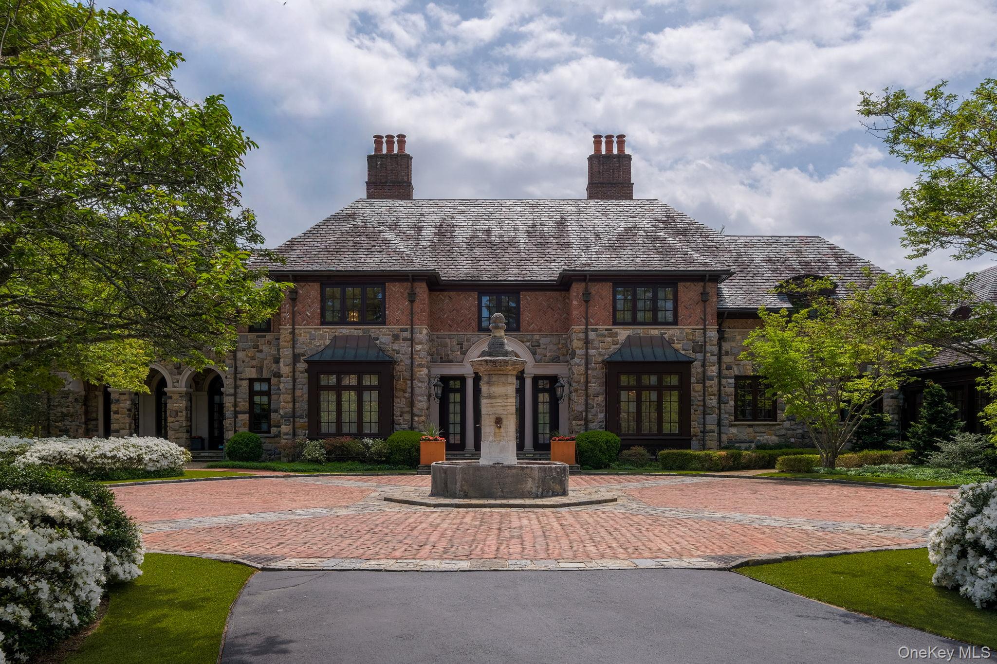 1 Applewood Estate