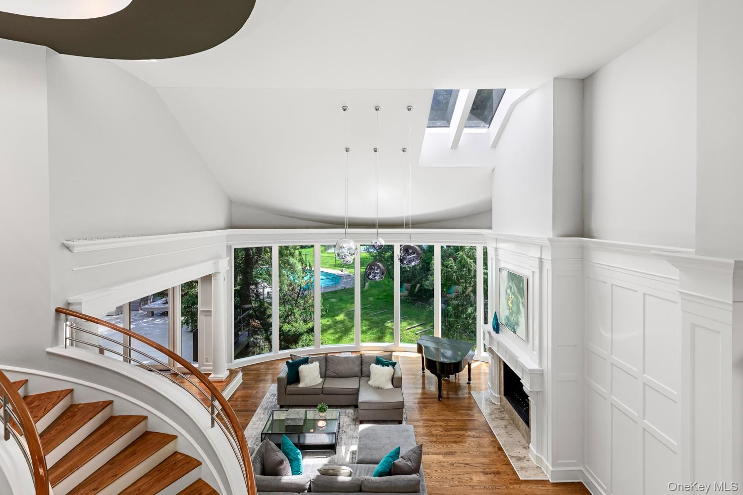 5 Coachmans Court