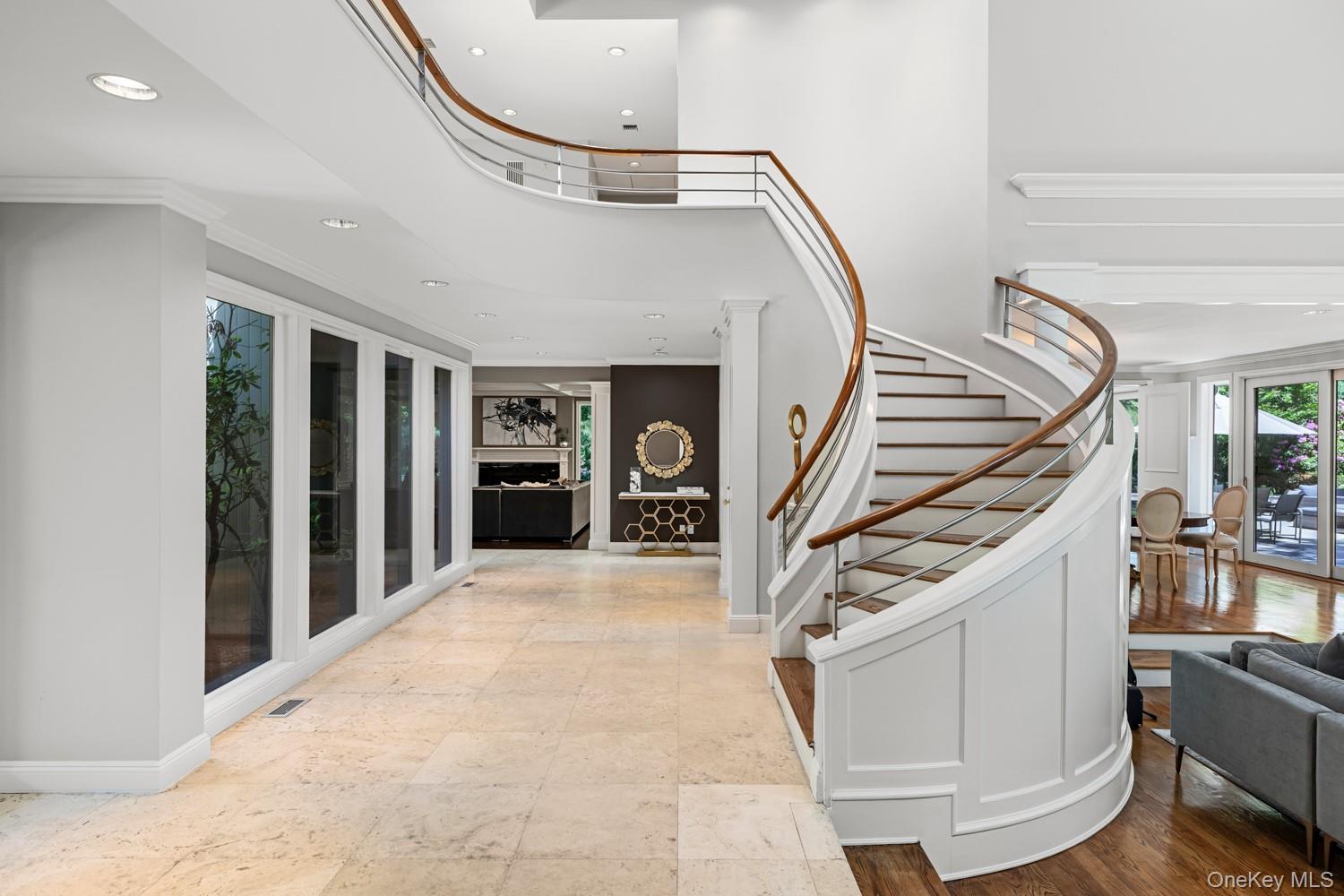 5 Coachmans Court