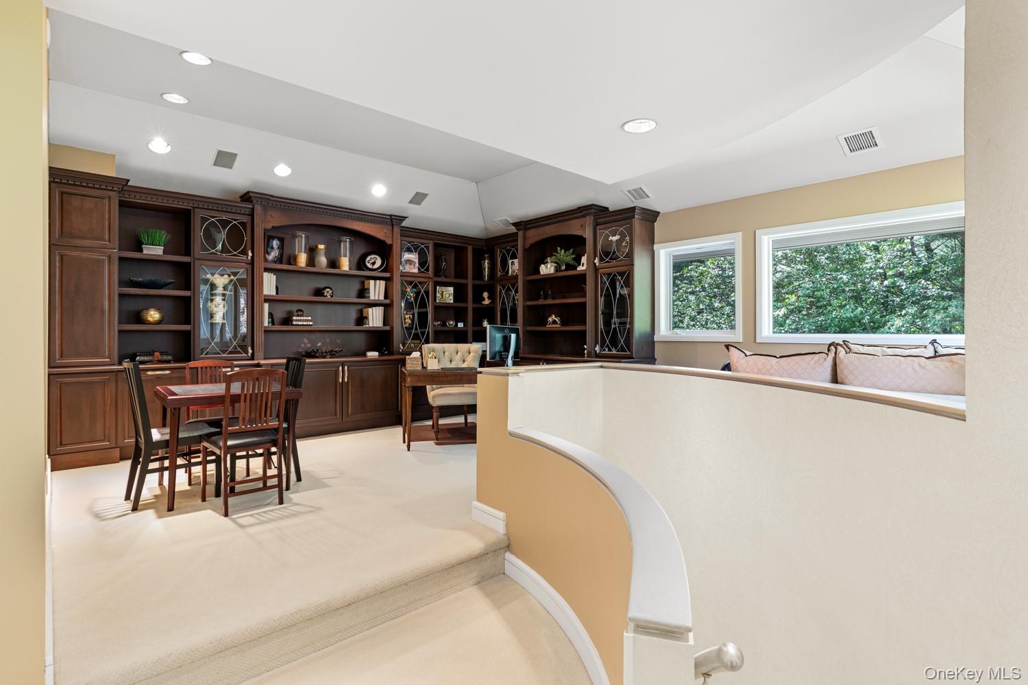 5 Coachmans Court