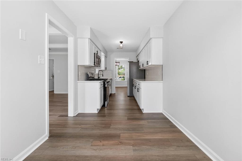 1220 Renoir CT