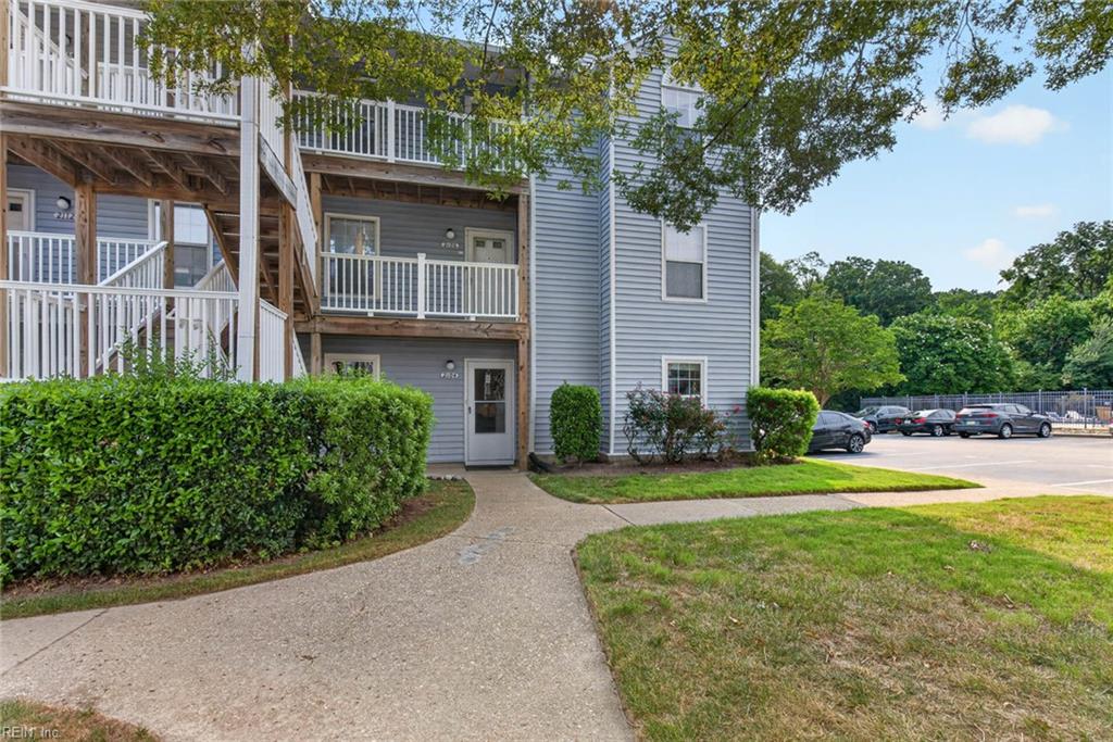 2104 Retreat CT