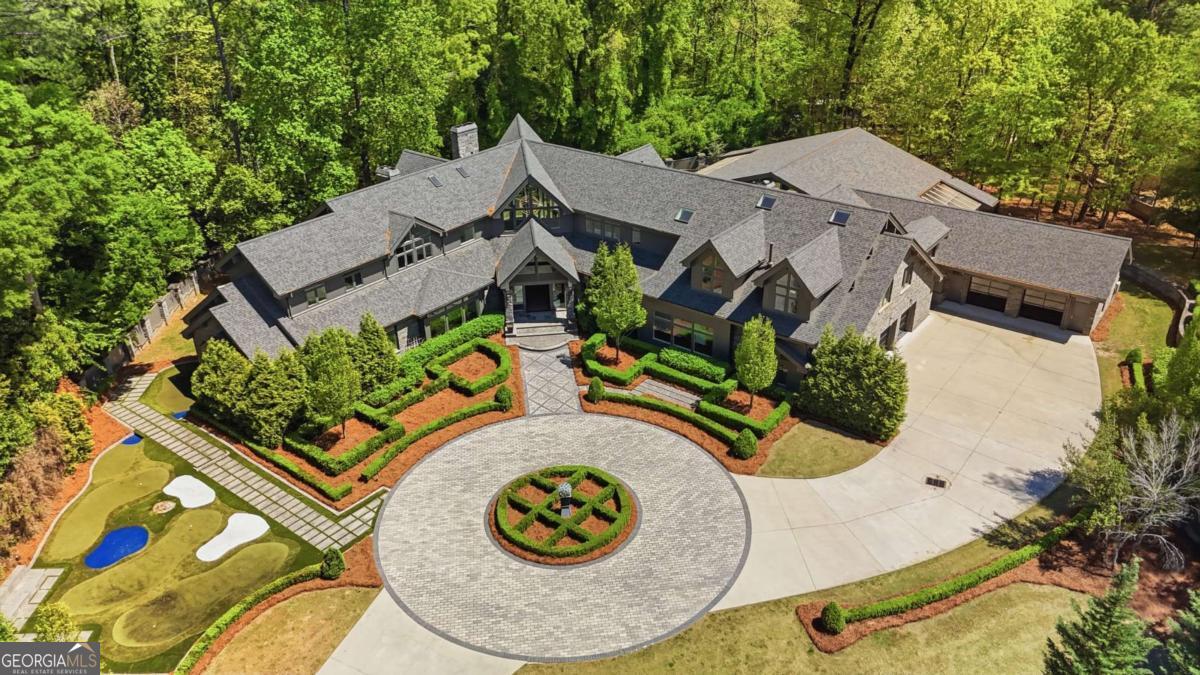 2883 W Roxboro Road NE