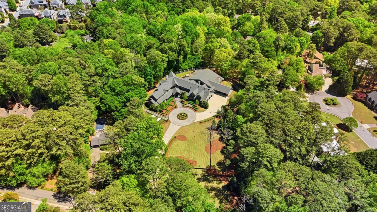 2883 W Roxboro Road NE
