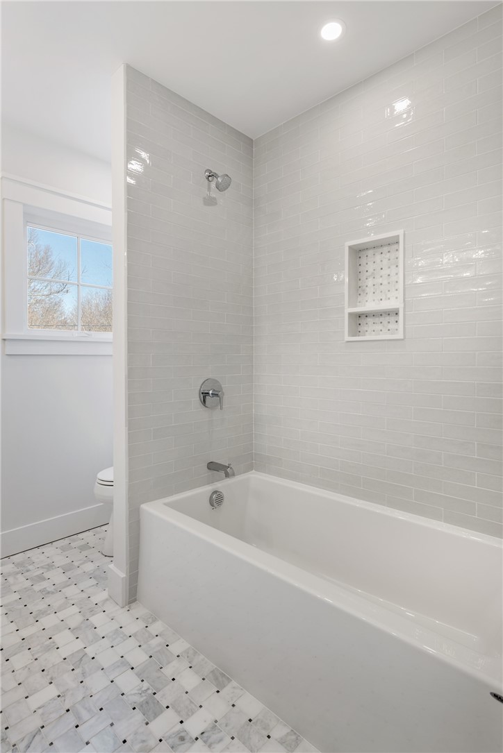 1 Knowlton Court