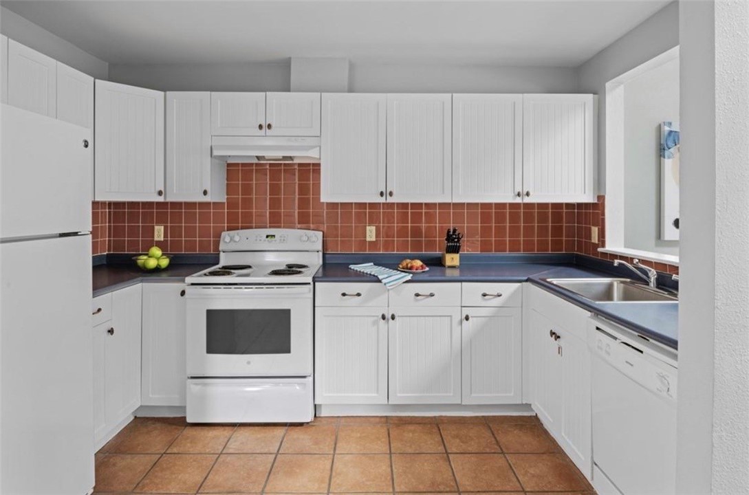 150 Bay View Drive 4