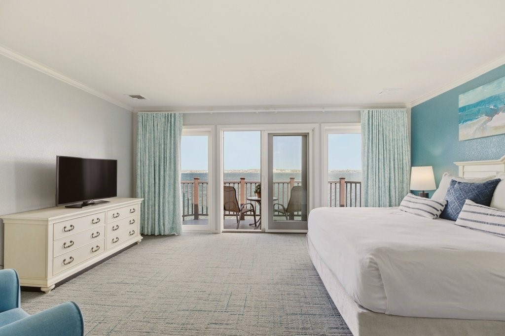 150 Bay View Drive 15