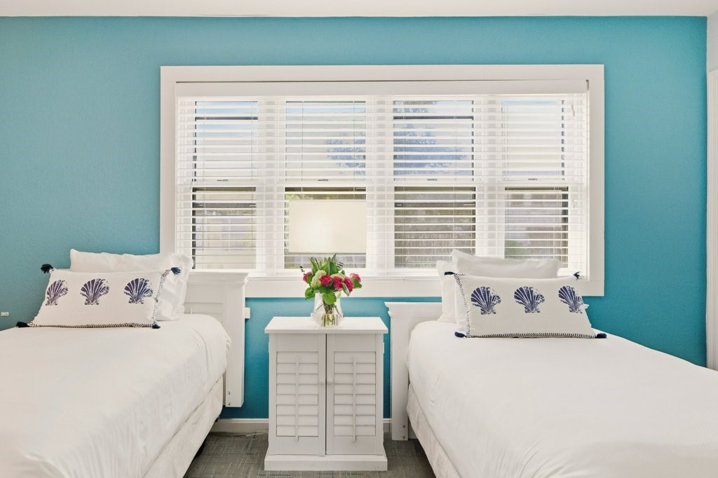 150 Bay View Drive 15