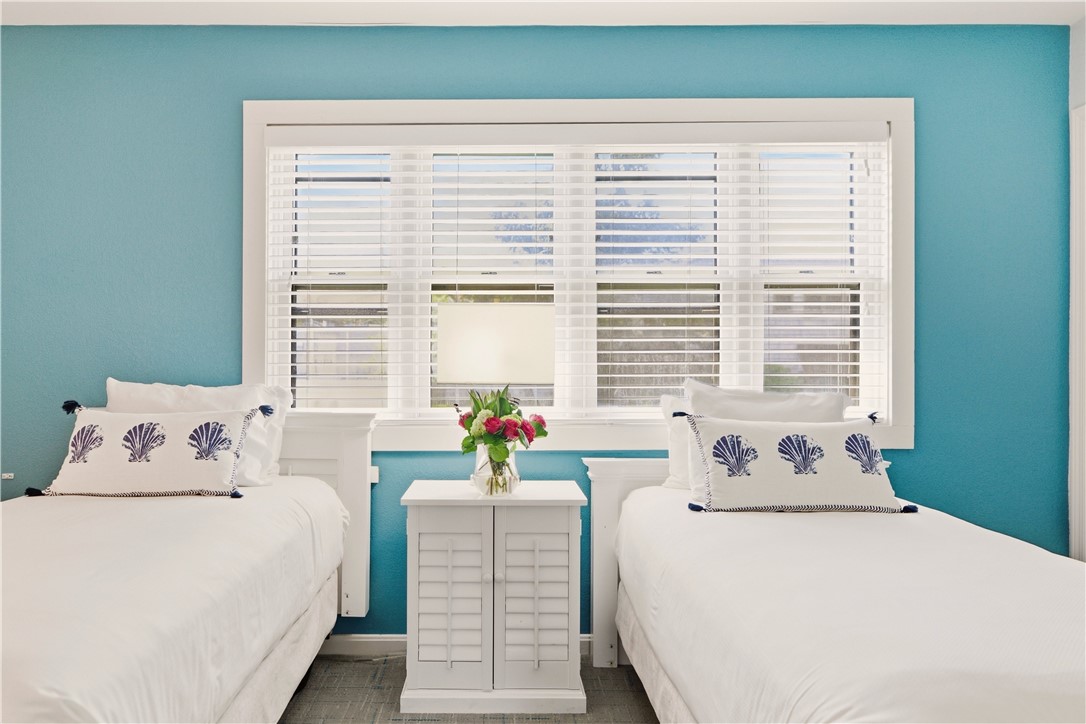 150 Bay View Drive 16