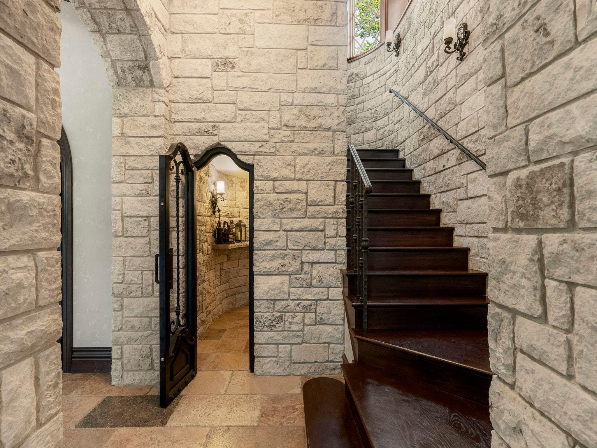 1928 Running Creek DR