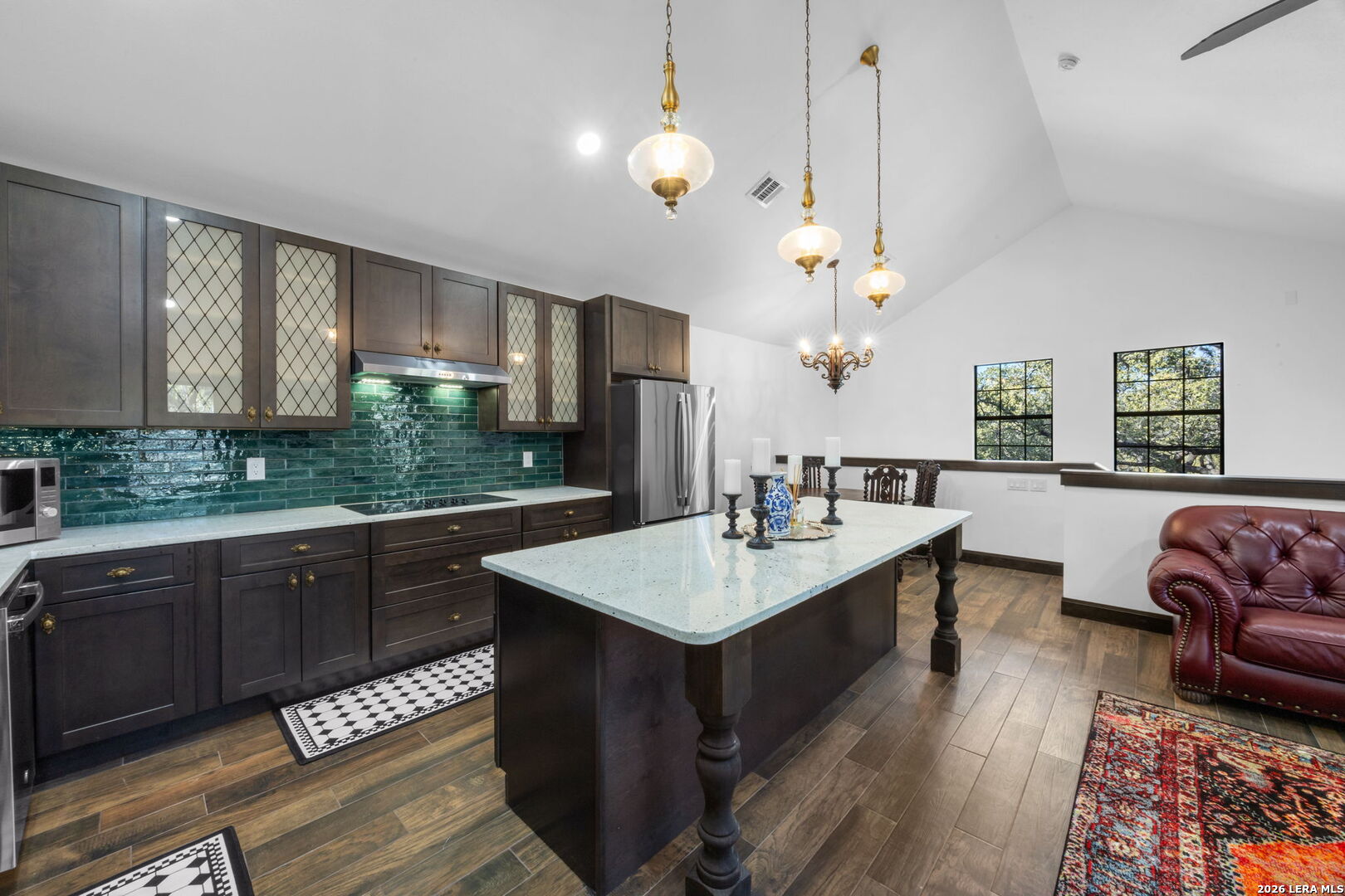 232 Meadowbrook Dr