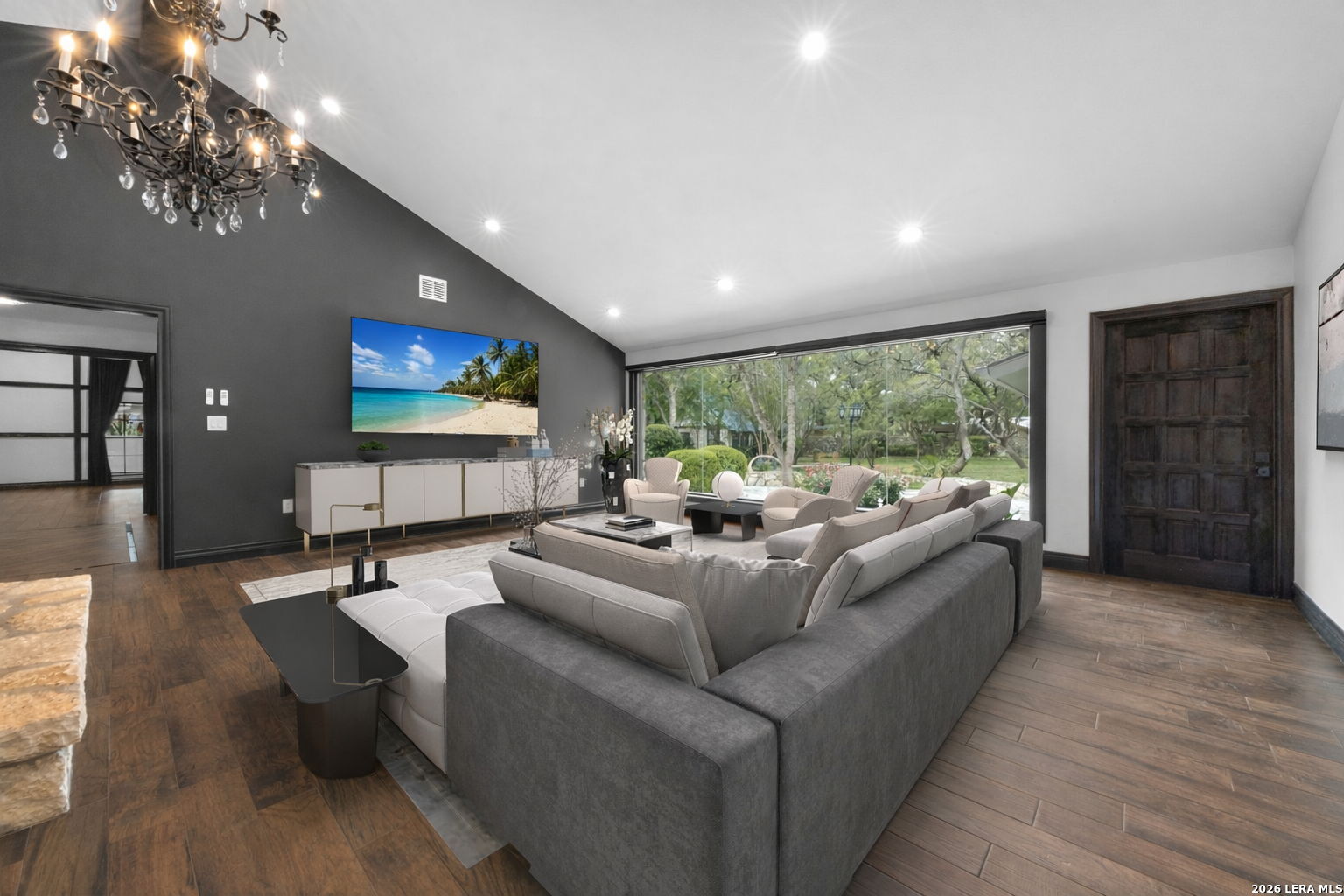 232 Meadowbrook Dr