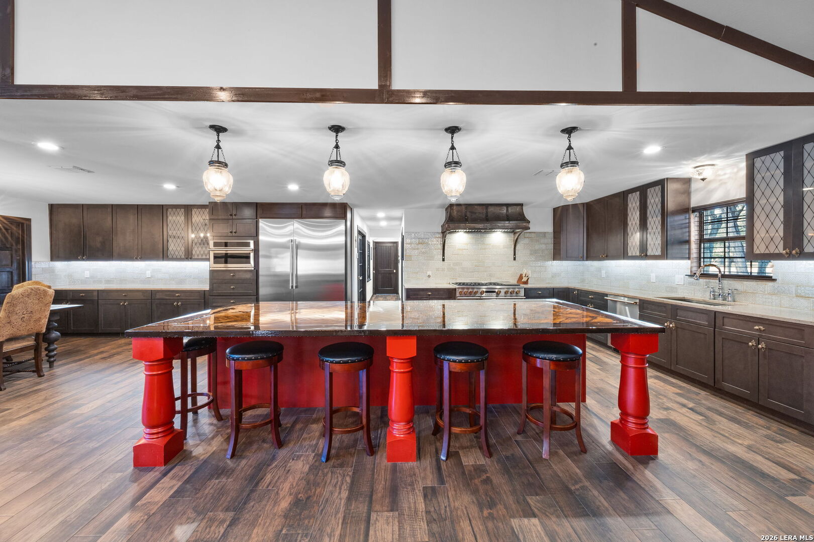232 Meadowbrook Dr