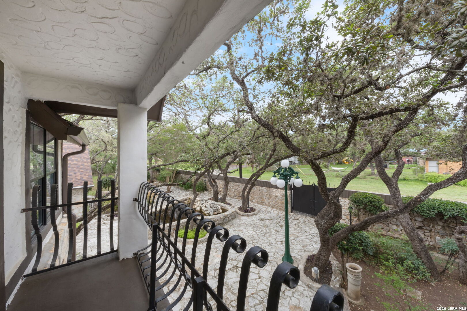 232 Meadowbrook Dr
