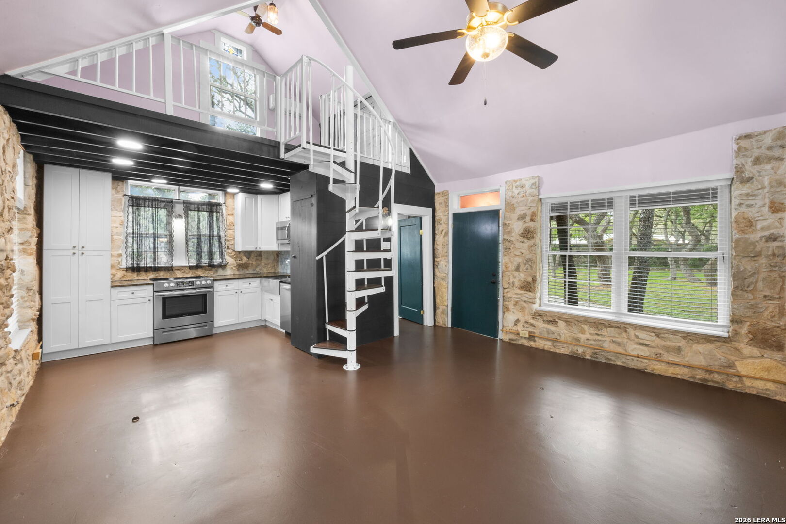 232 Meadowbrook Dr
