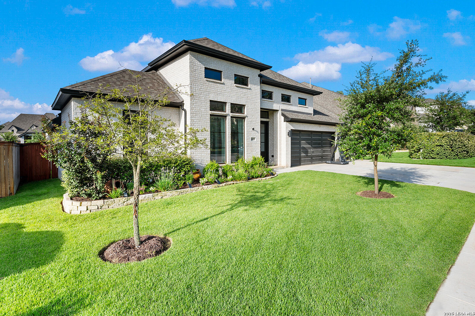 10006 Sarah Pl