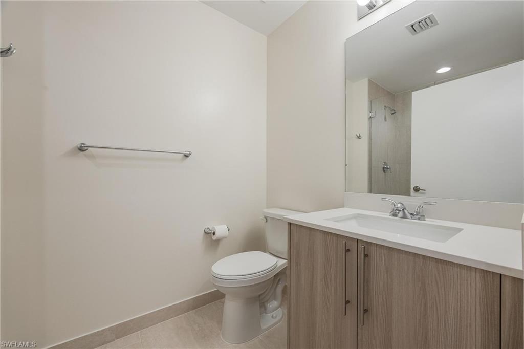15901 ROYAL POINTE LN # 406