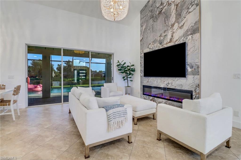 9680 Pineapple Preserve CT