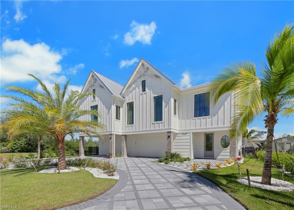 1747 Harbor LN, NAPLES