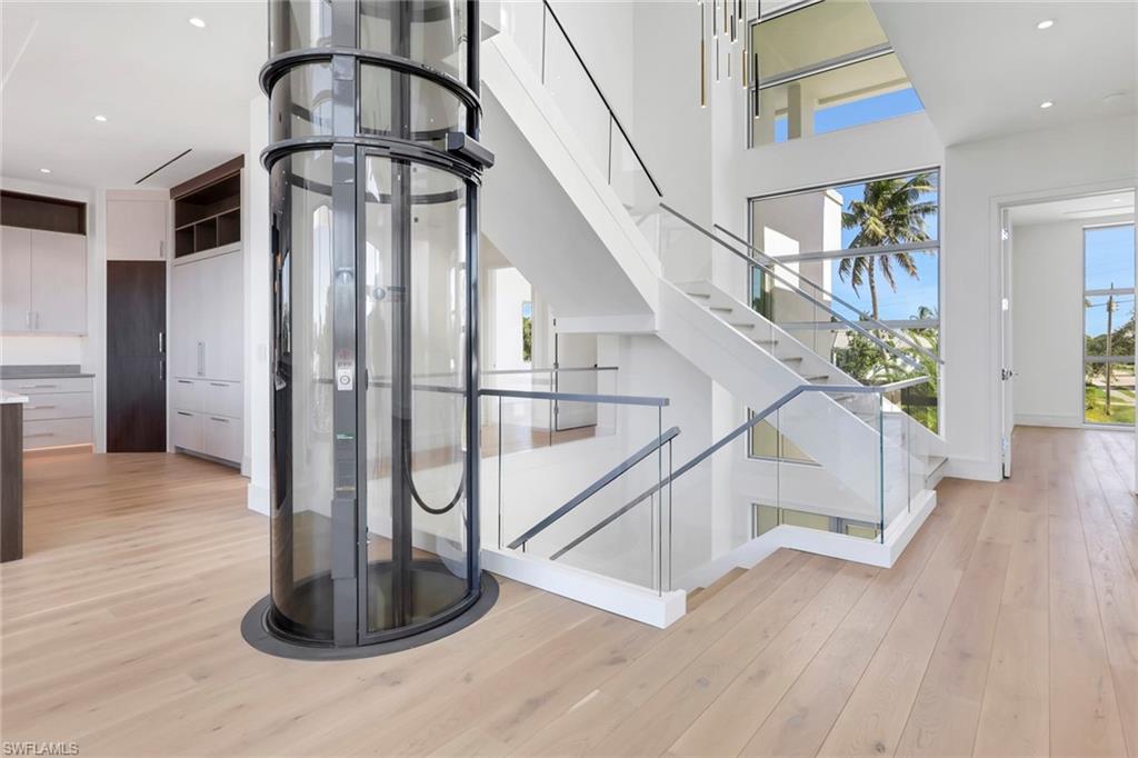1798 | A Holiday Lane Residence