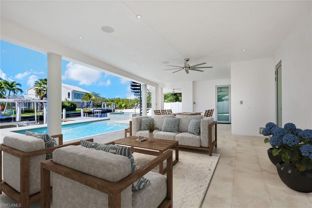 1798 | A Holiday Lane Residence