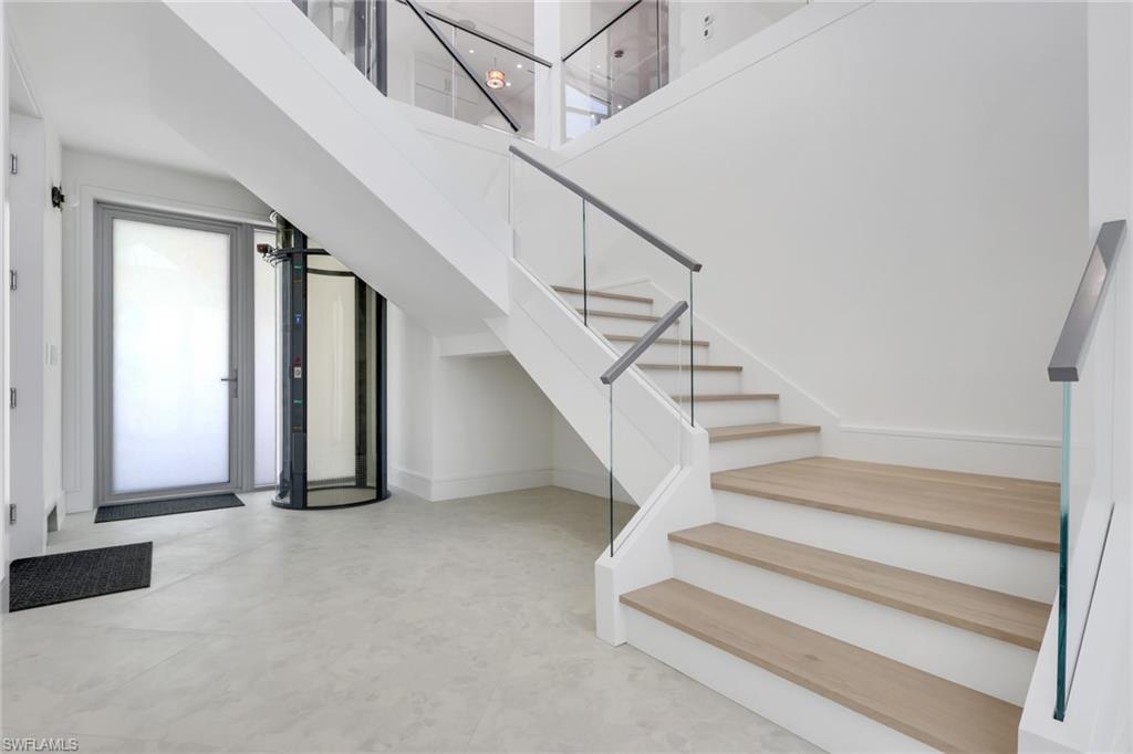 1798 | A Holiday Lane Residence