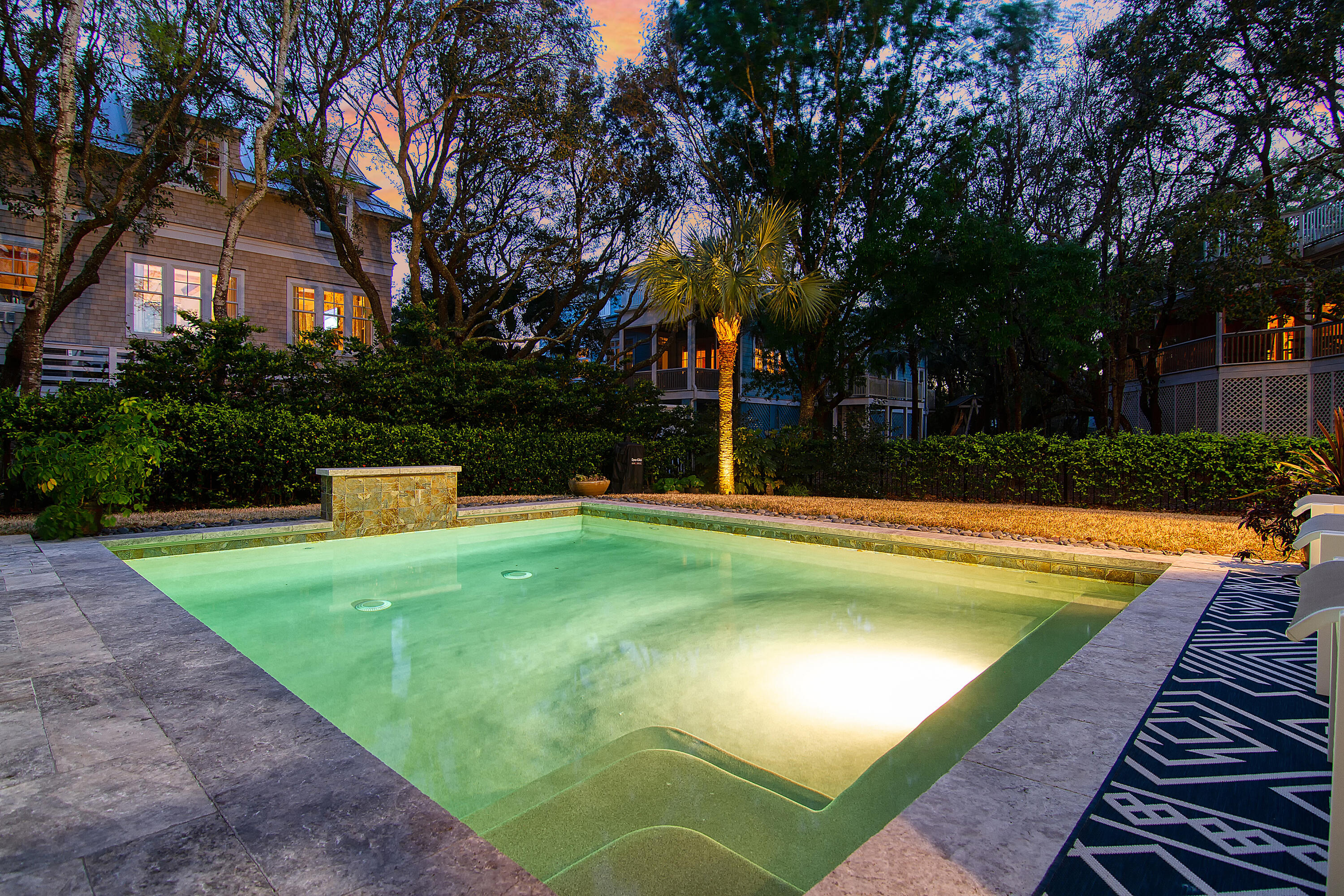 4 56th Avenue