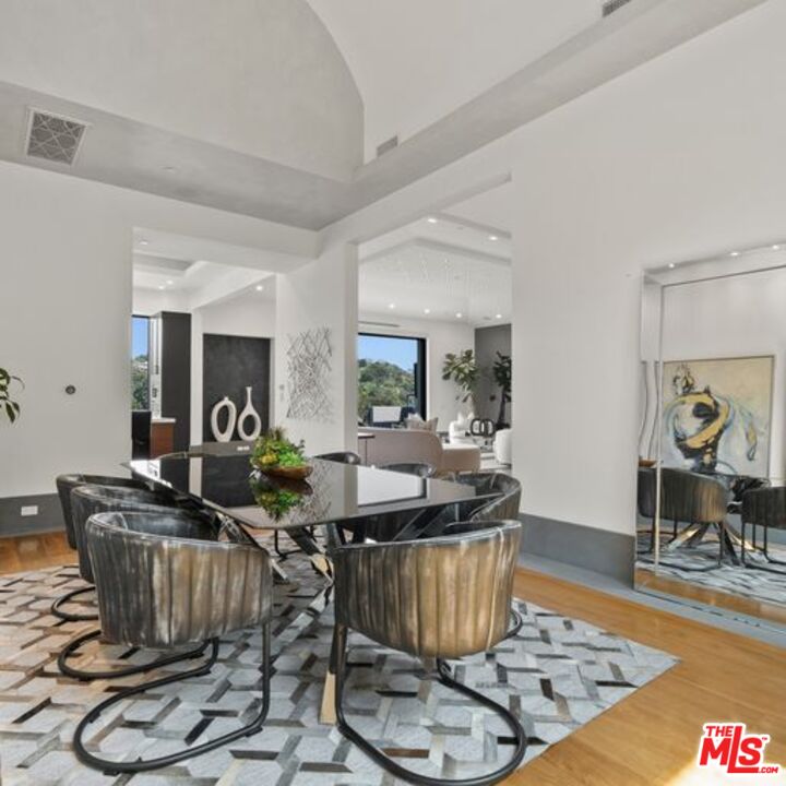 2358 Kimridge Rd