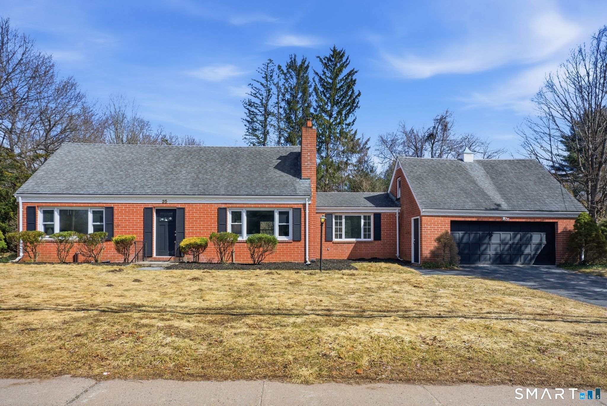 35 Dyer Avenue