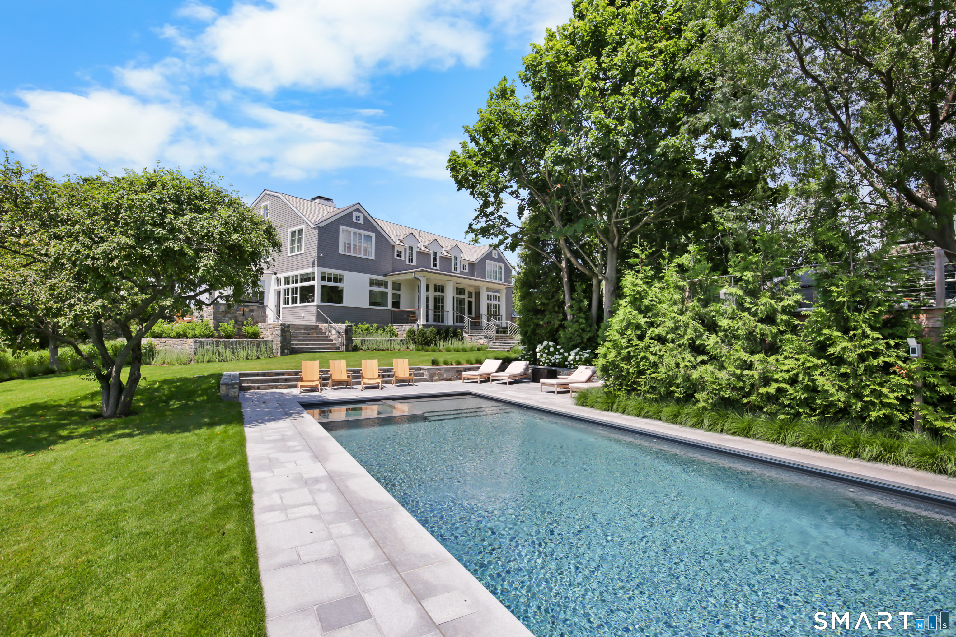 30 Edgewater Hillside