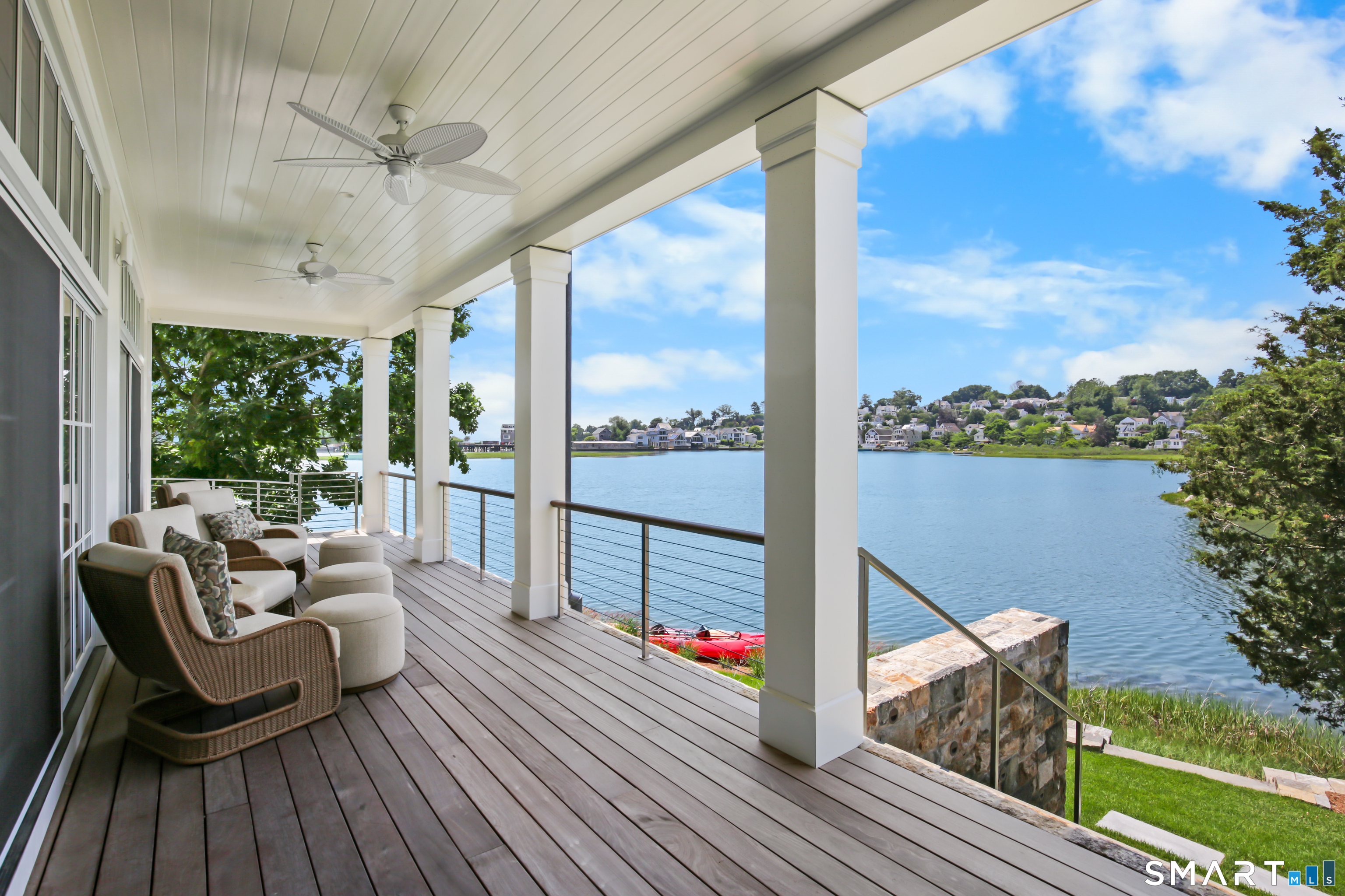 30 Edgewater Hillside