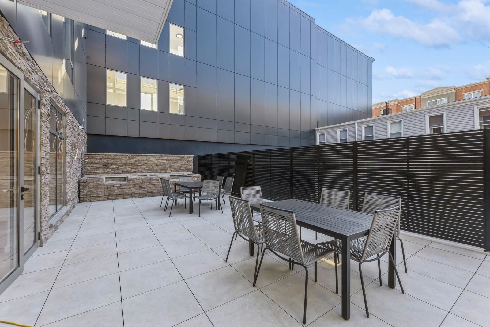 425 3RD ST Unit: 219
