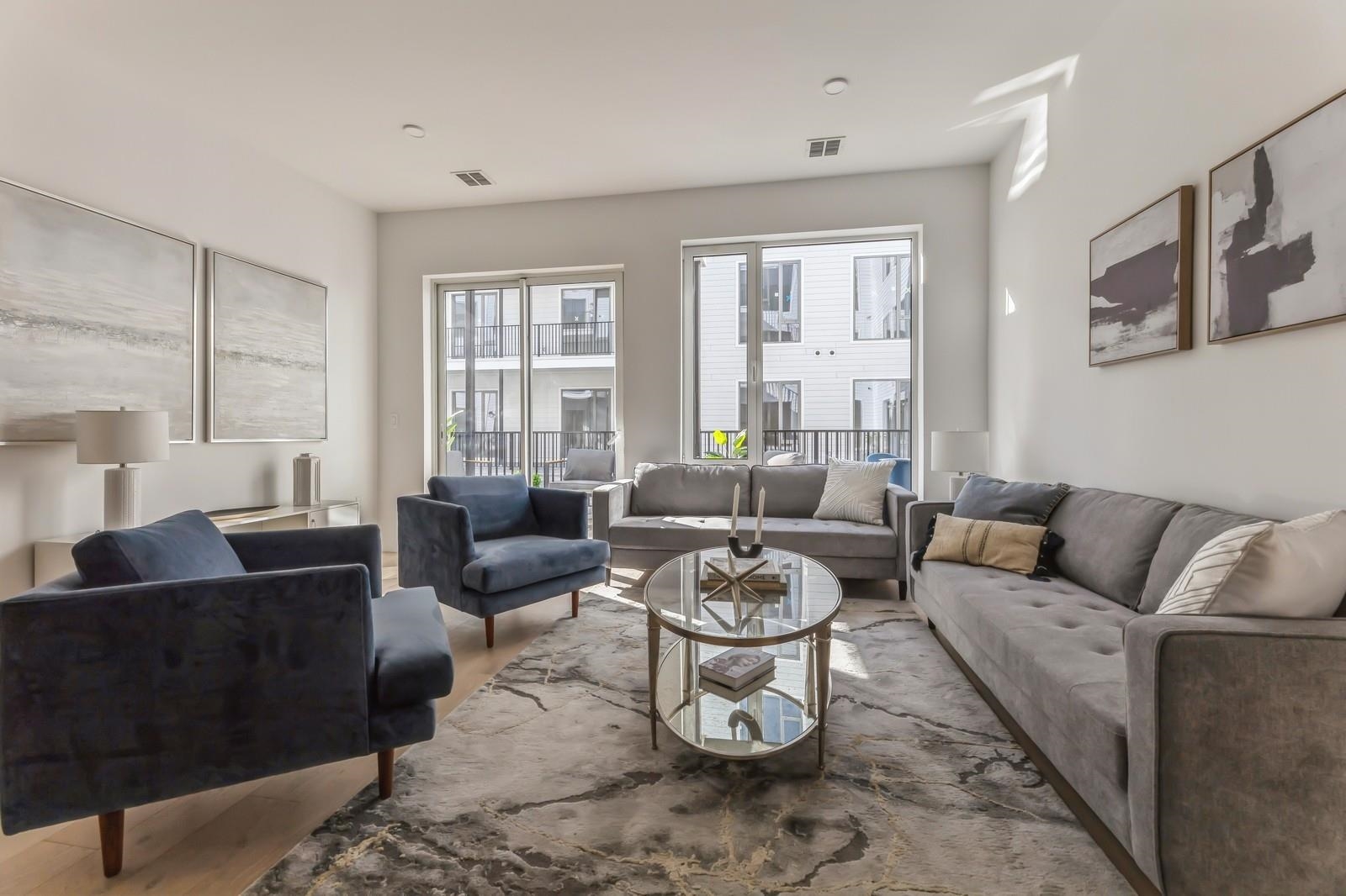 425 3RD ST Unit: 219