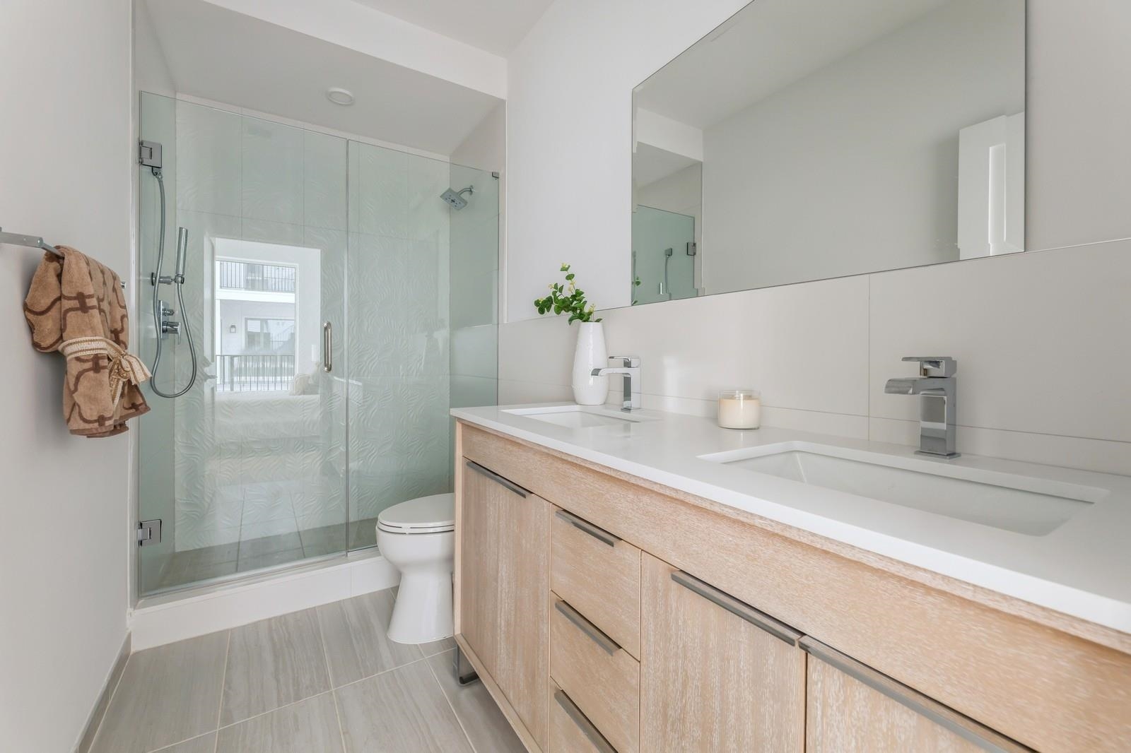 425 3RD ST Unit: 219