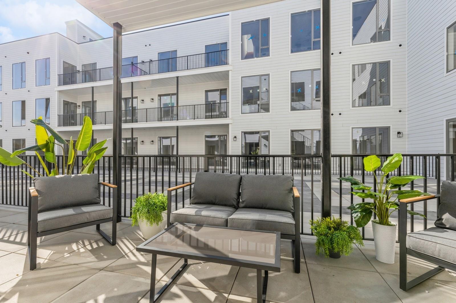 425 3RD ST Unit: 219