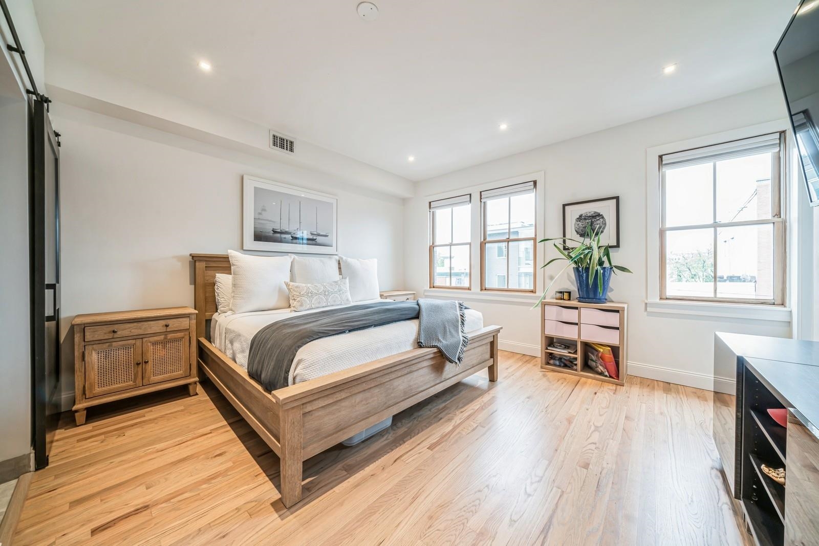 312 5TH ST Unit: 2