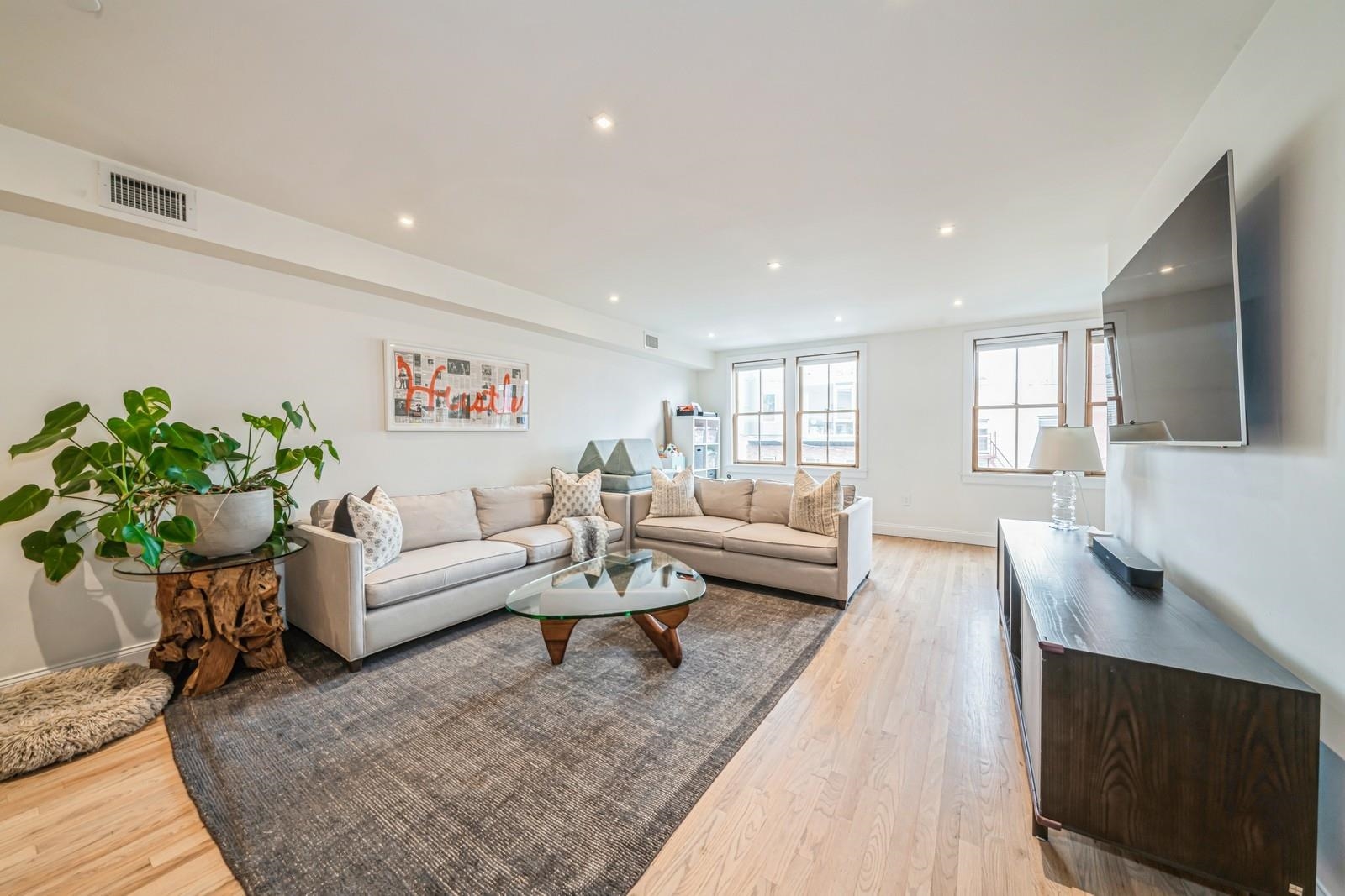 312 5TH ST Unit: 2