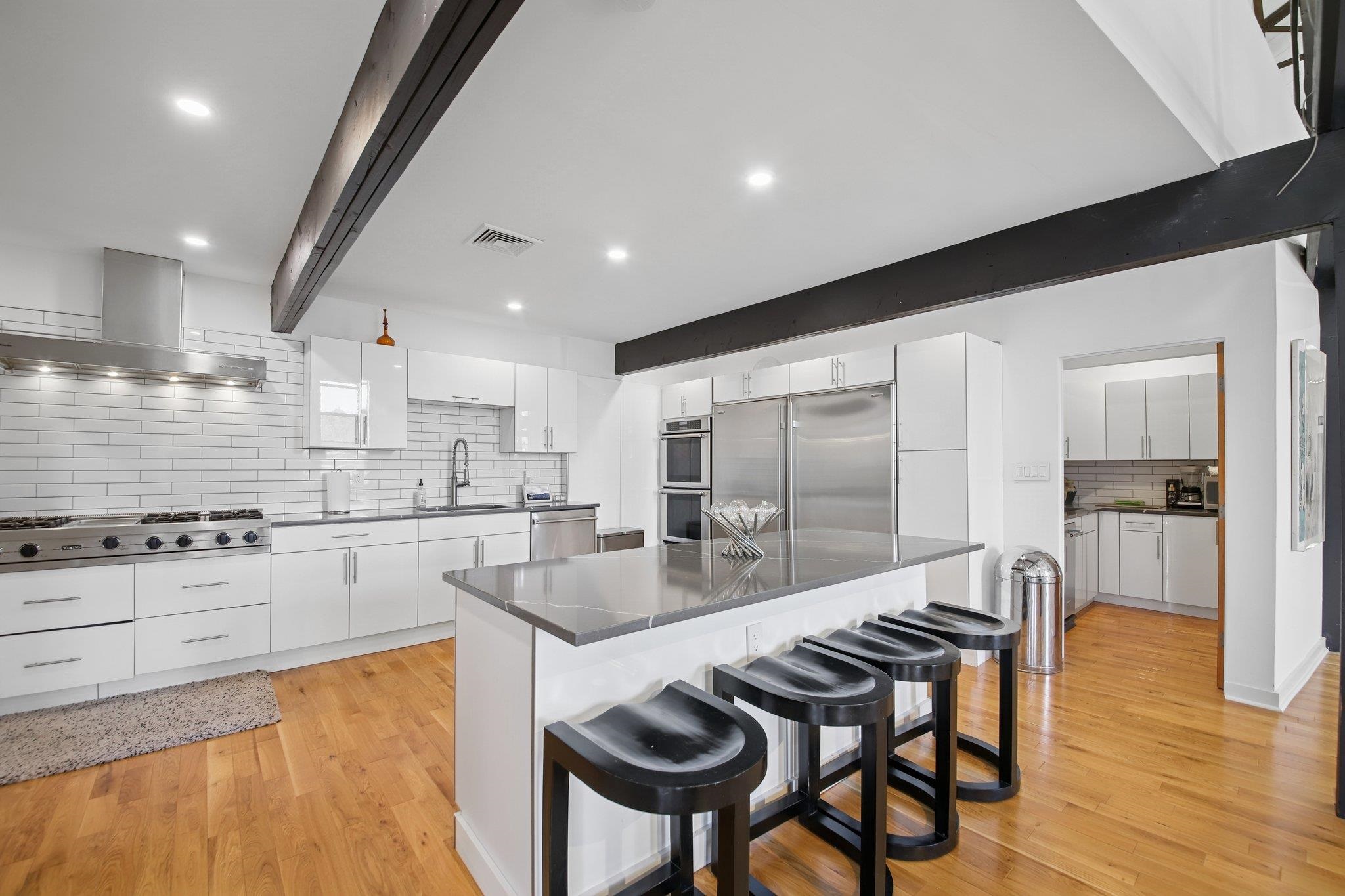 299 PAVONIA AVE Unit: 3-10