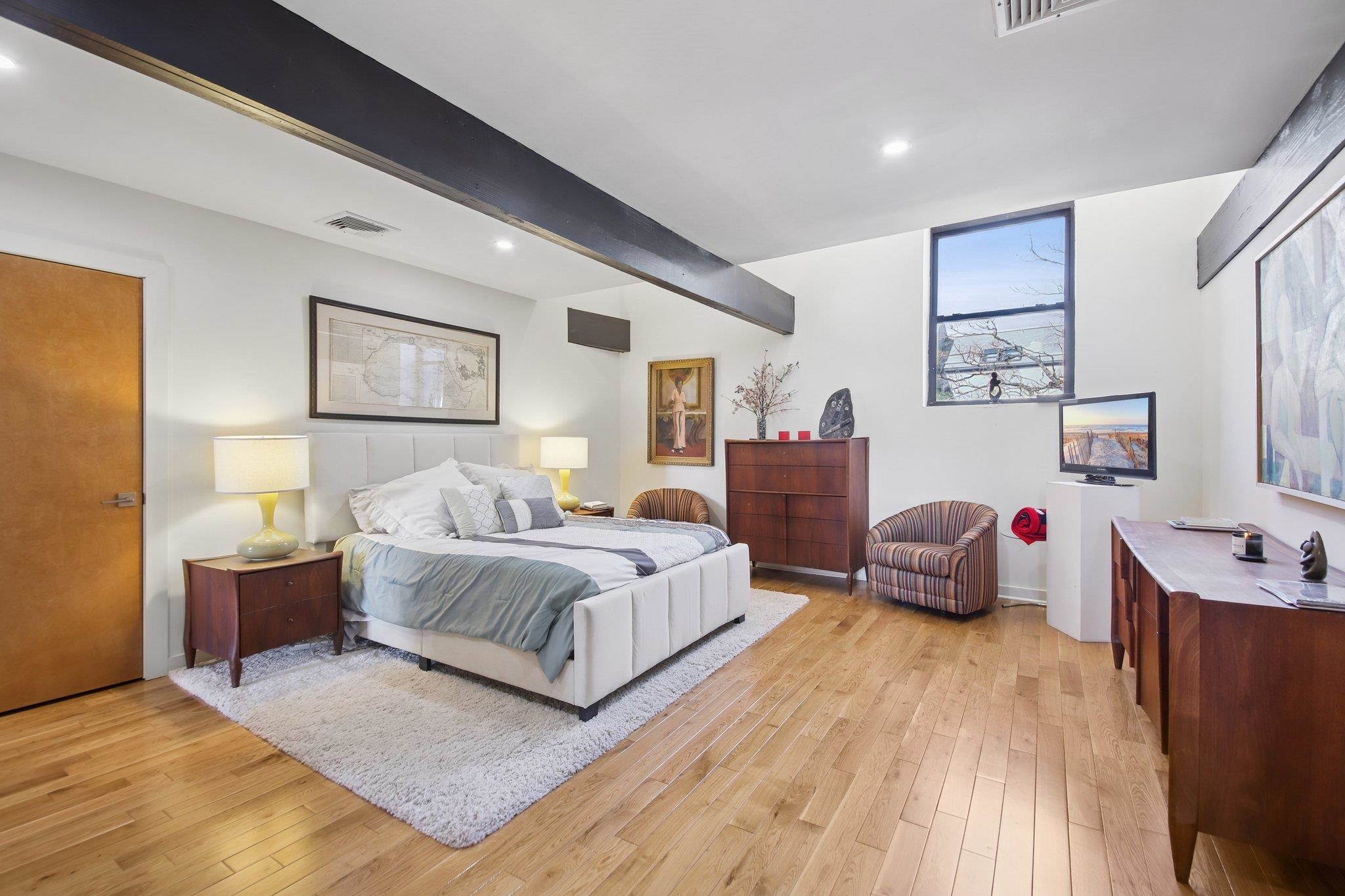 299 PAVONIA AVE Unit: 3-10