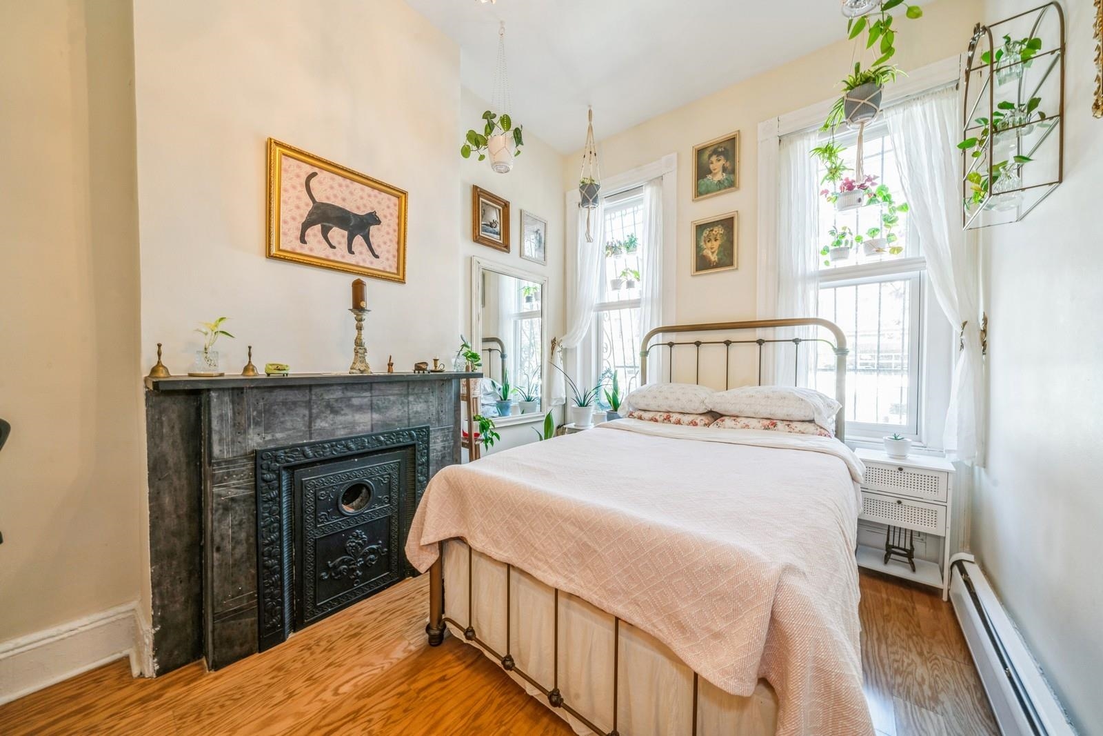 167 CHRISTOPHER COLUMBUS DR Unit: 1R