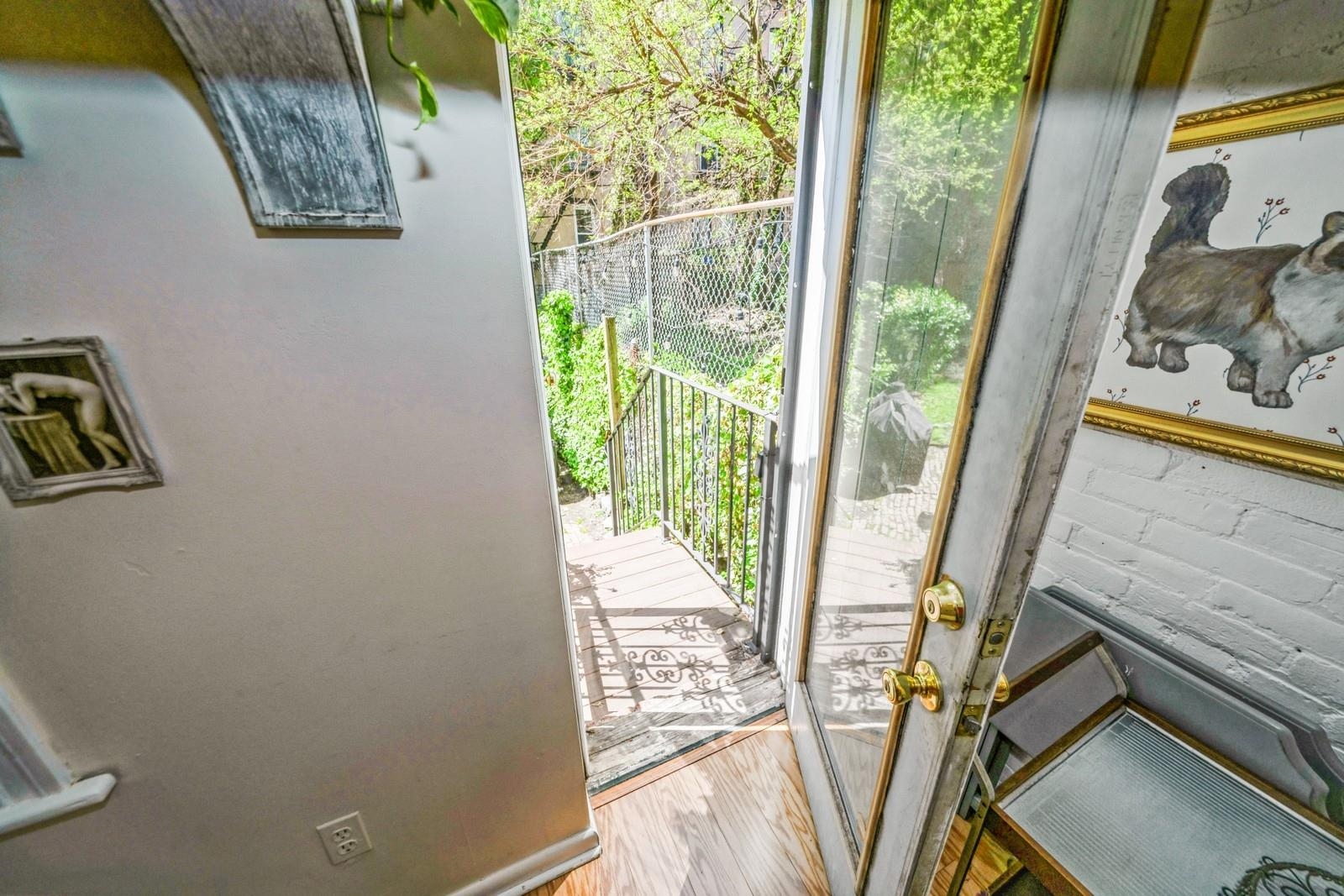 167 CHRISTOPHER COLUMBUS DR Unit: 1R