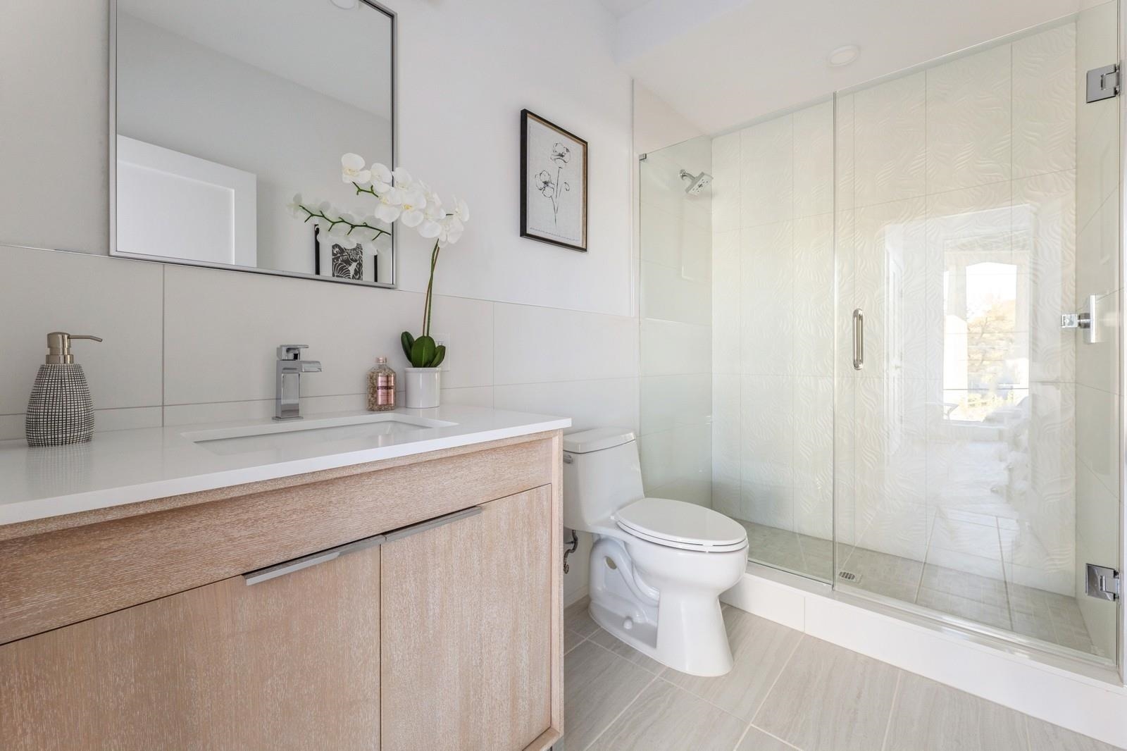 425 3RD ST Unit: 318
