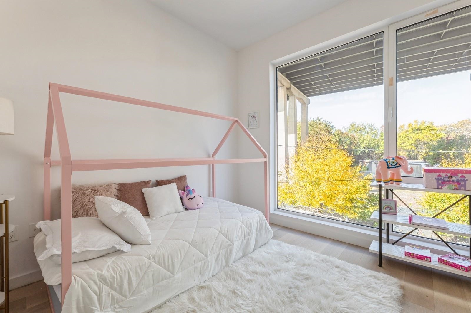 425 3RD ST Unit: 318